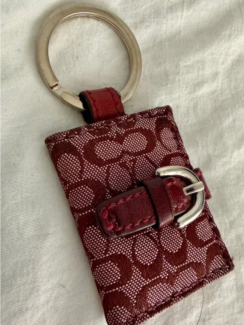 👑✅PRICE FIRM✅ COACH burgundy check book cover and mini picture frame key fob set - Picture 5 of 17